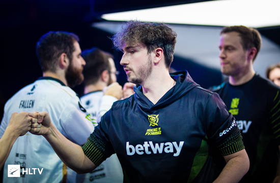 TES成功晋级英雄联盟S15总决赛八强，BLG遗憾止步瑞士轮